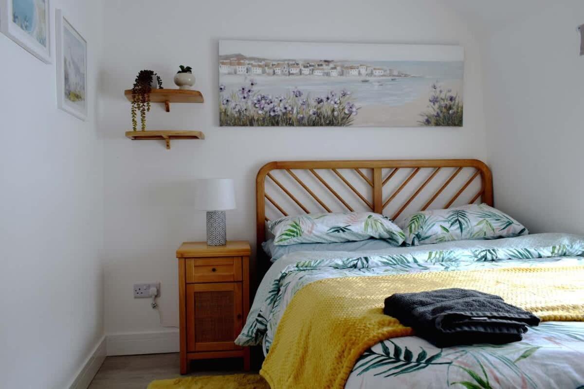 Breathtaking High Street Townhouse With Stunning Sea Views At 'The Old Fishermans Townhouse' ฟาลมัธ ภายนอก รูปภาพ