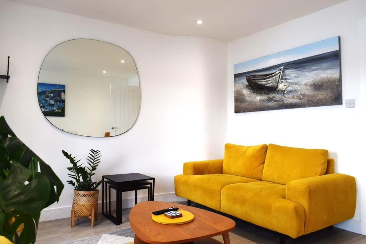 Breathtaking High Street Townhouse With Stunning Sea Views At 'The Old Fishermans Townhouse' ฟาลมัธ ภายนอก รูปภาพ